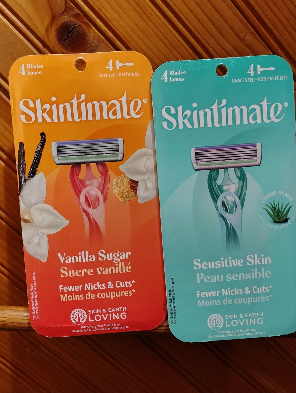 Skintimate 4-Blade Women's Disposable Razors 8ct Bundle - Vanilla & Sensitive